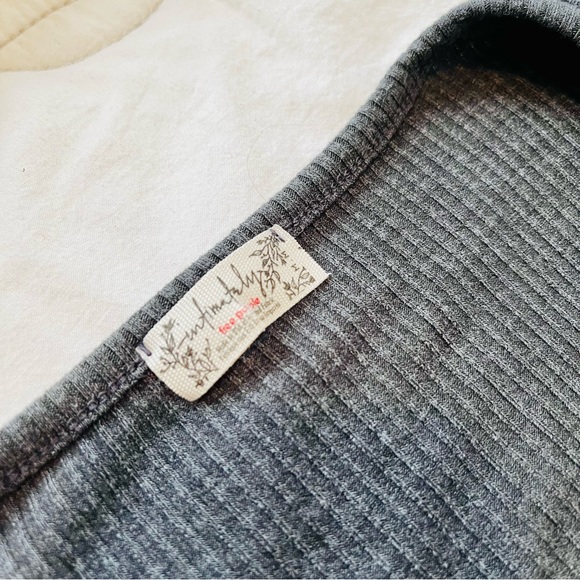 Free People Gray Short Sleeve Adjustable Drawstring Tee - Picture 3 of 4